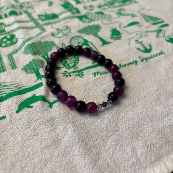 Elegant Purple banded agate Beaded Bracelet Swarovski crystals 7” average wrist - Picture 4 of 5